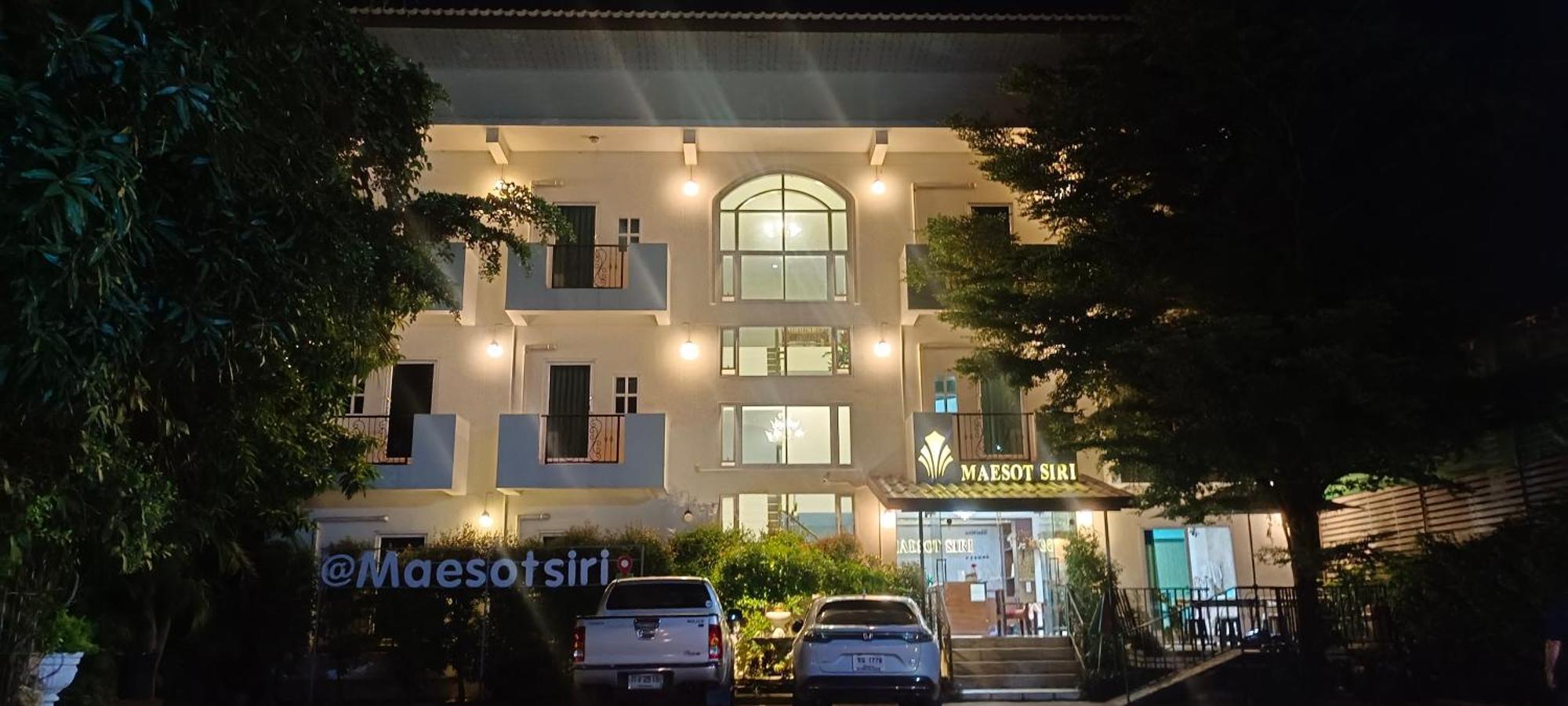 Maesot Siri Hotel Mae Sot Exterior photo